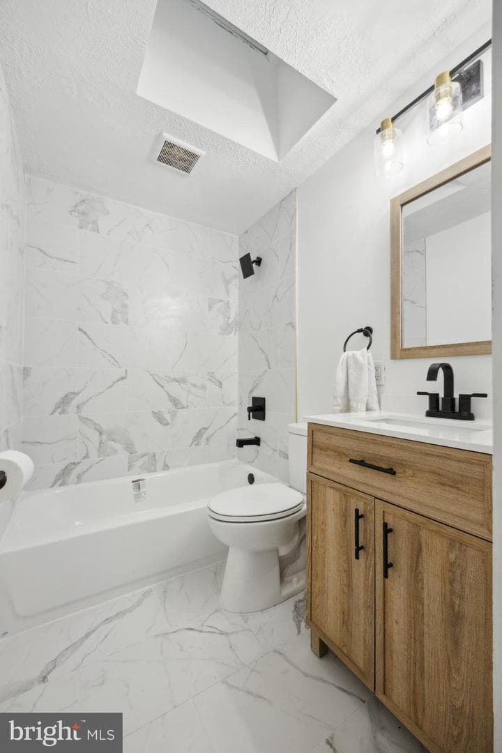 335 Mary Street photo 20