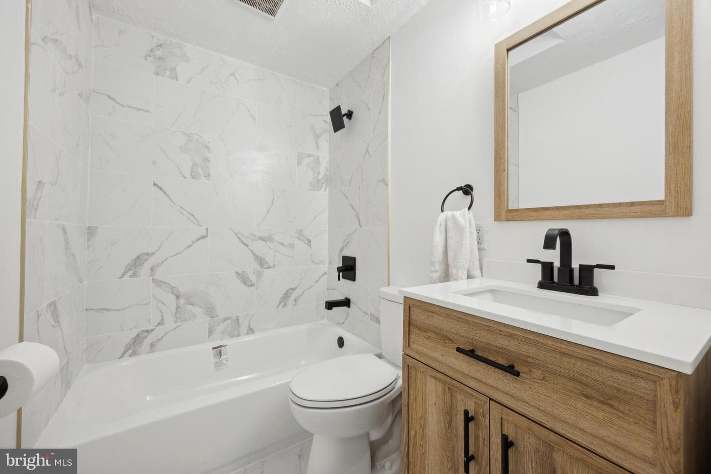 335 Mary Street photo 21