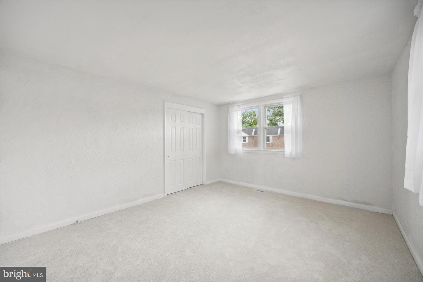 335 Mary Street photo 22