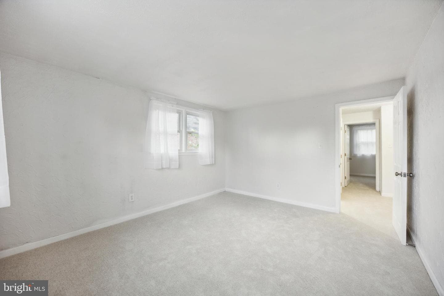335 Mary Street photo 24