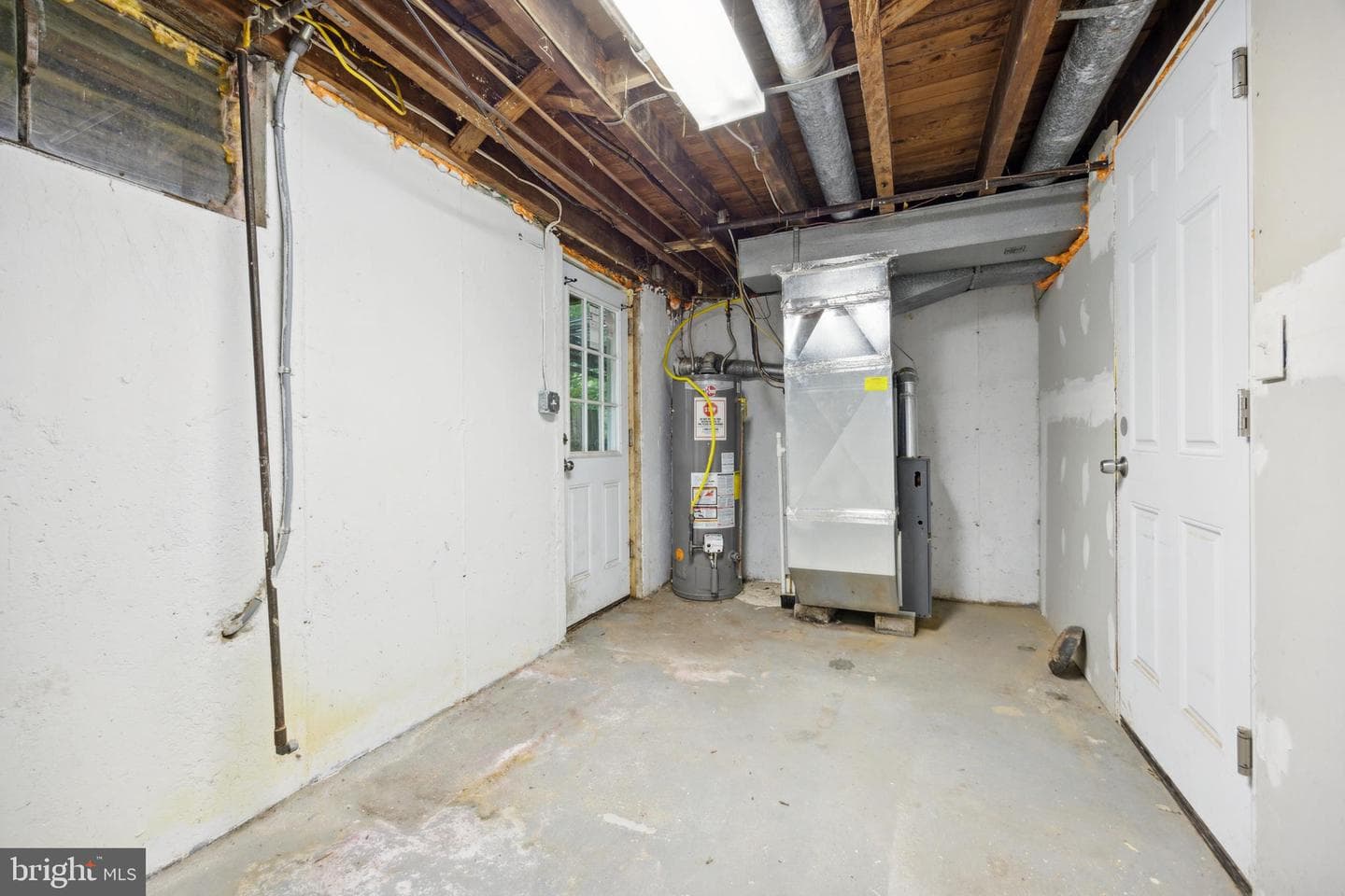 335 Mary Street photo 26