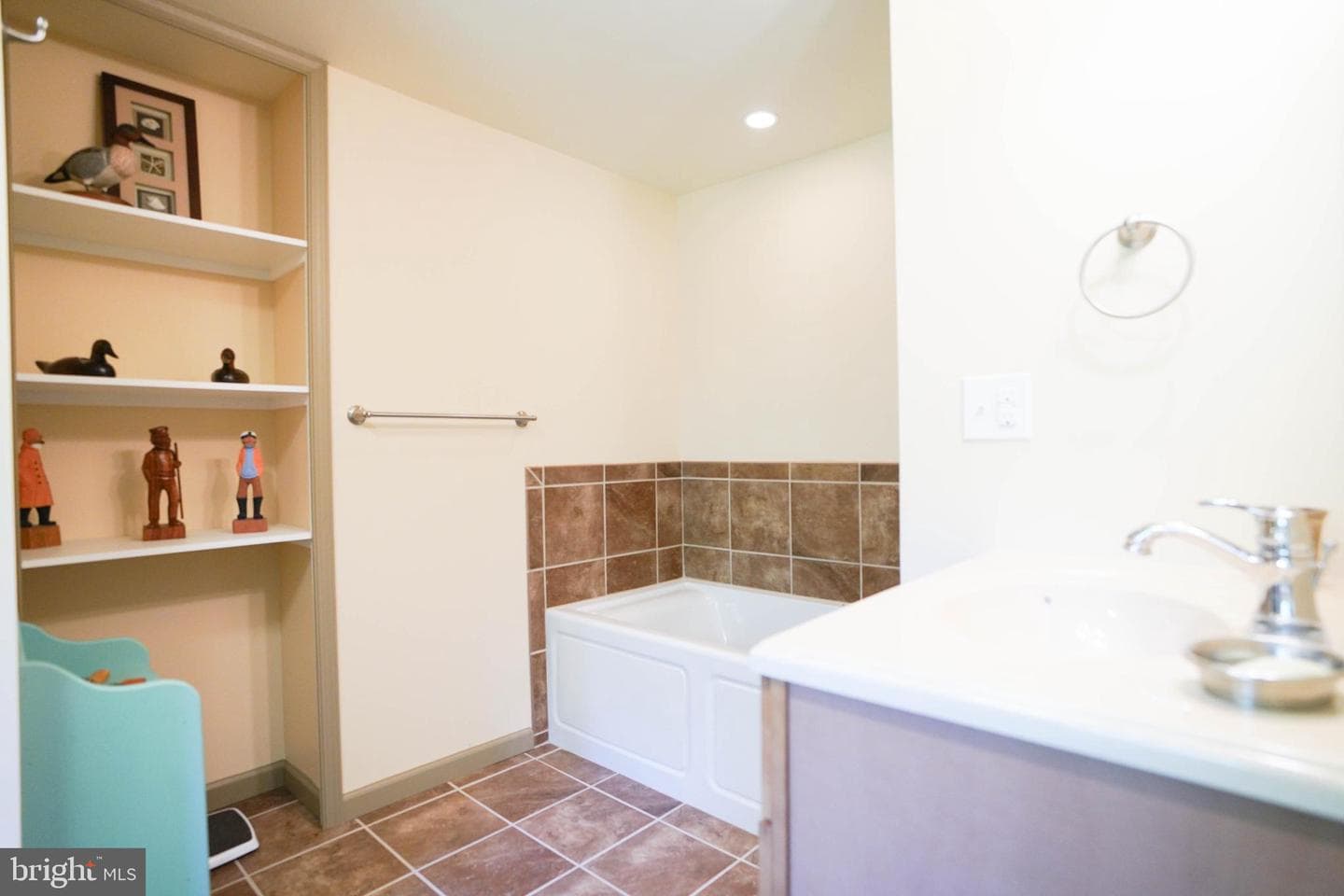 8 Butternut Lane photo 16