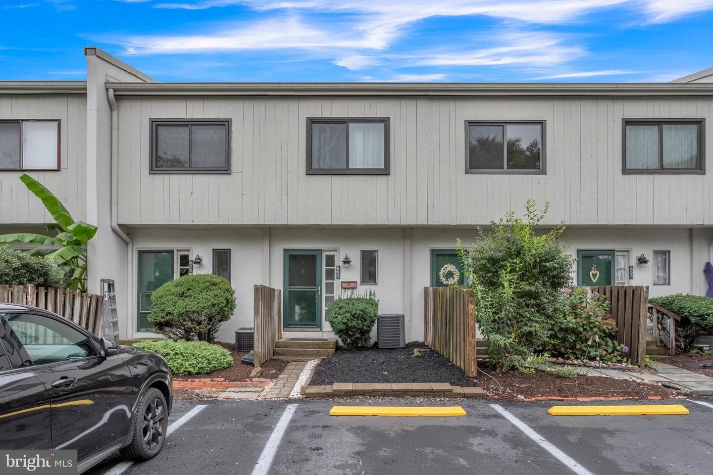 607 Summit House