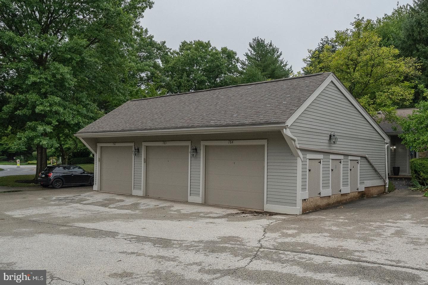 784 Inverness Drive photo 27