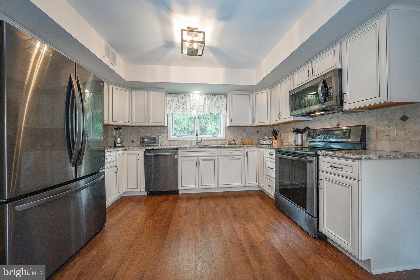 784 Inverness Drive photo 9