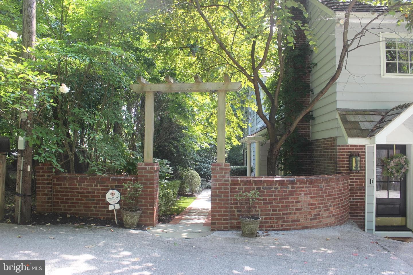 2 Private Way photo 2