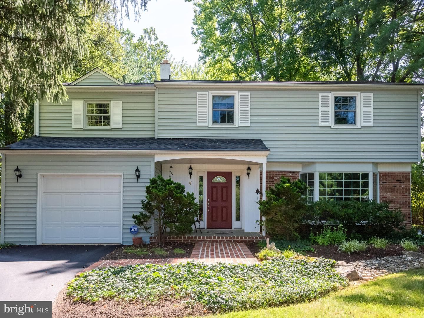 5 Tudor Lane photo 1