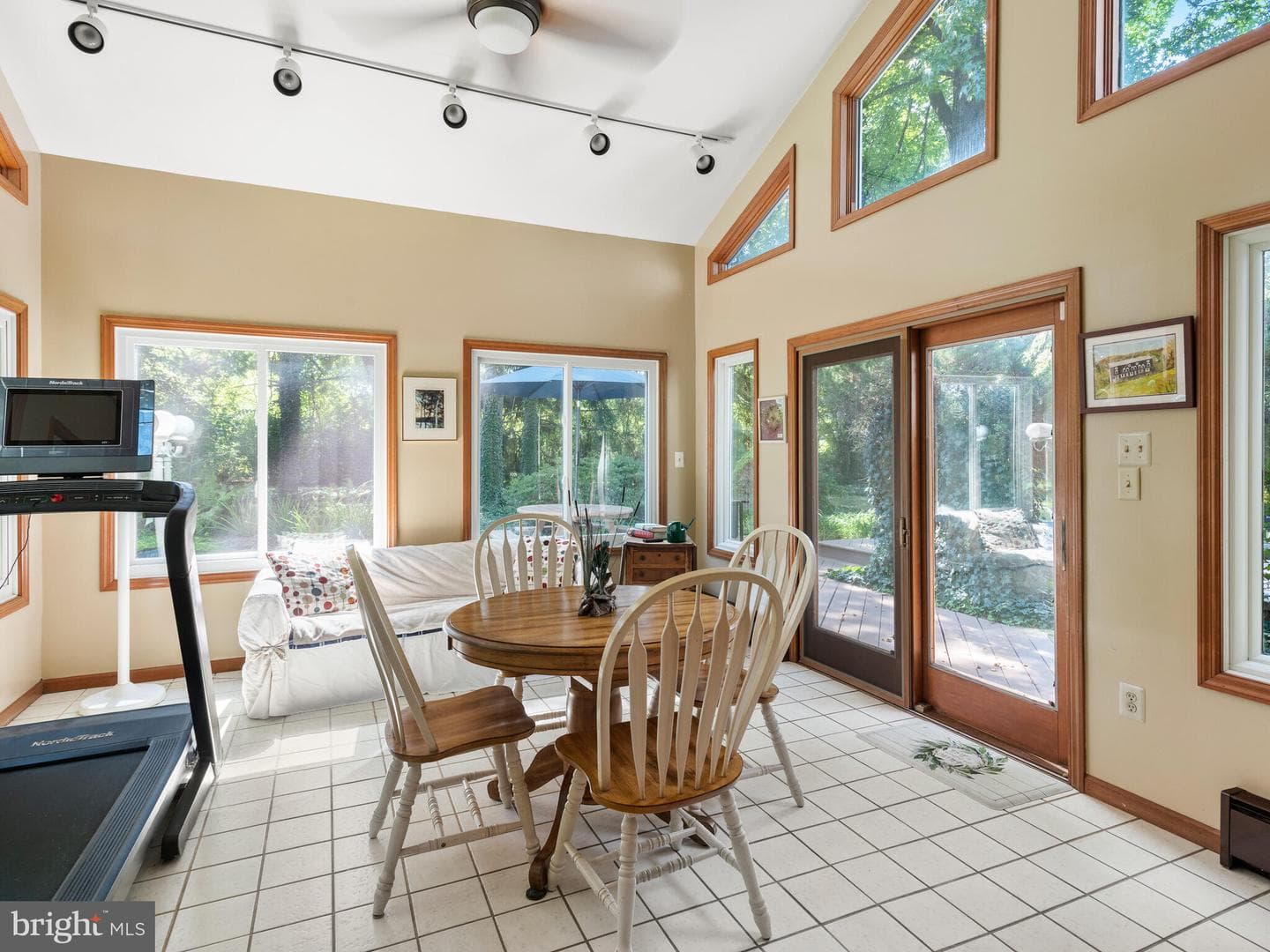 5 Tudor Lane photo 18