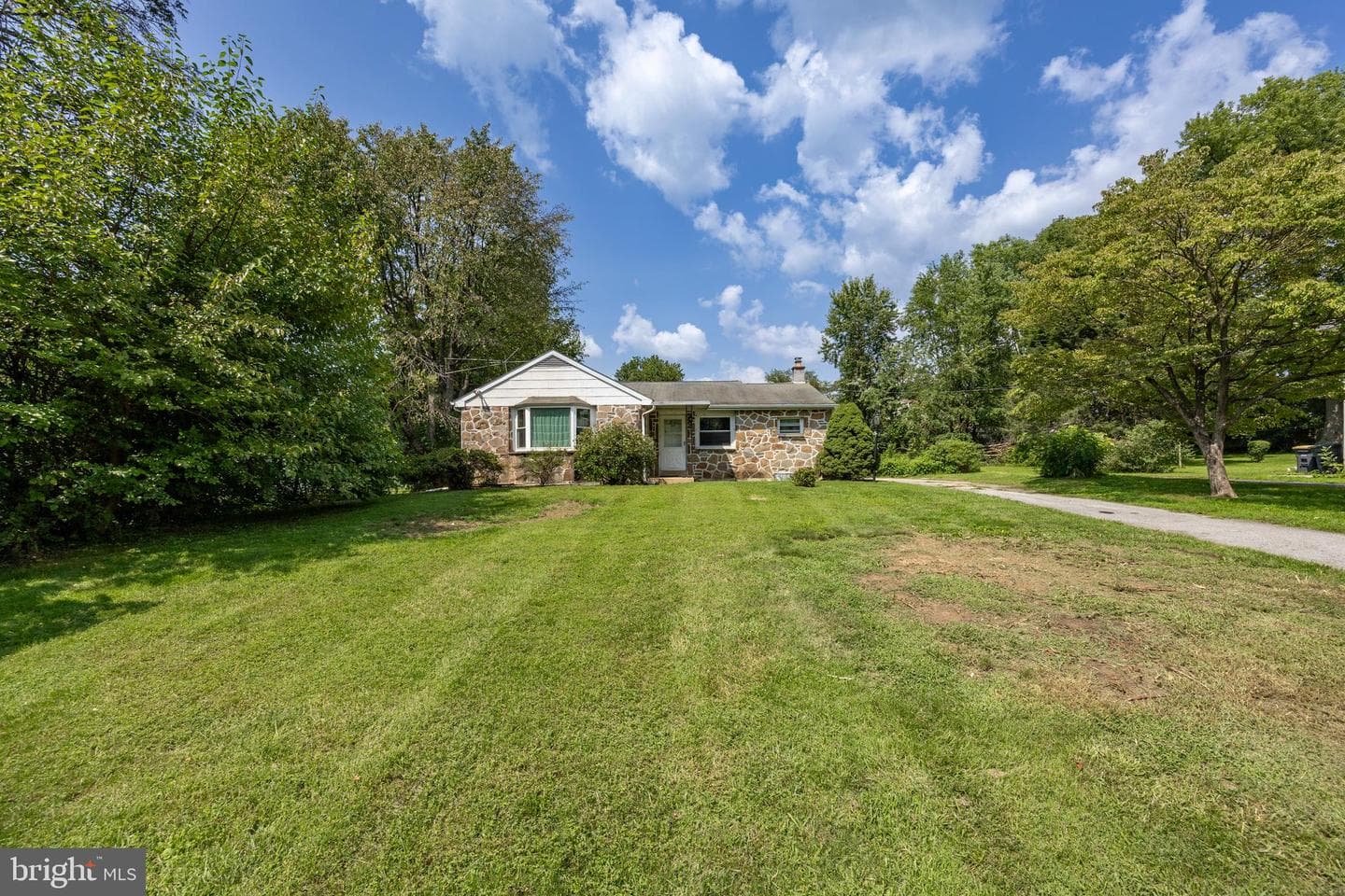 517 Lincoln Avenue photo 2