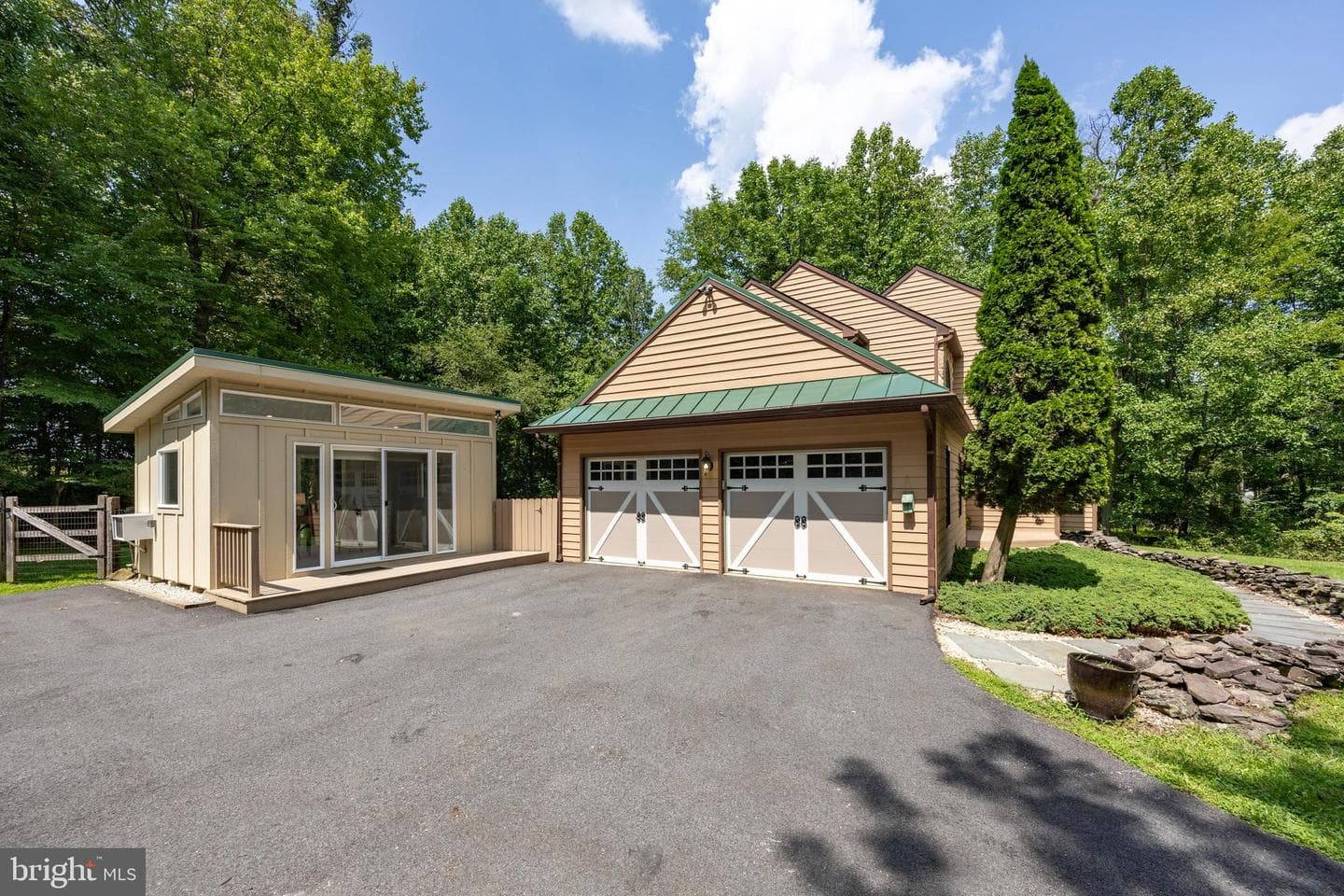 704 N Whitford Road photo 11