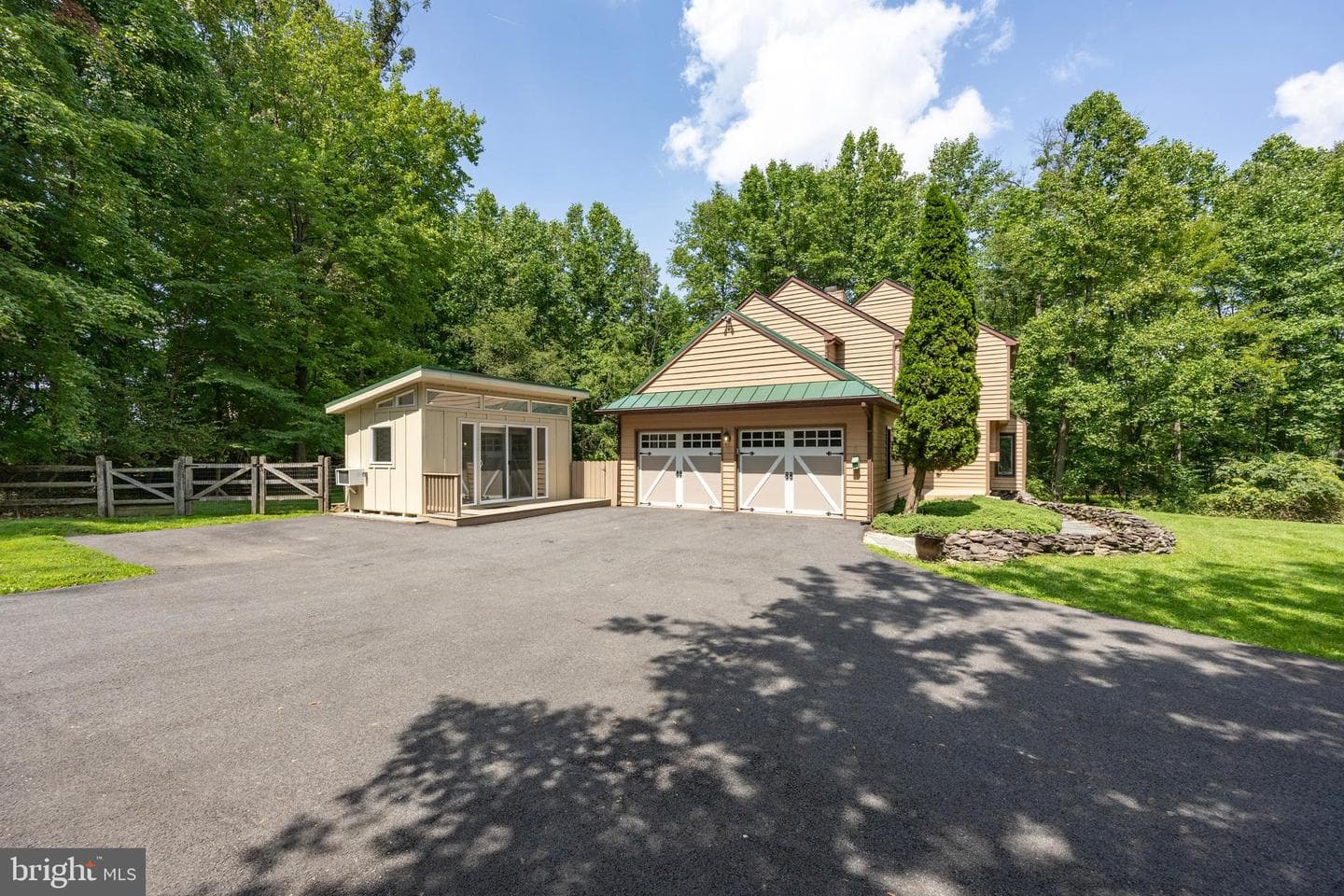 704 N Whitford Road photo 22