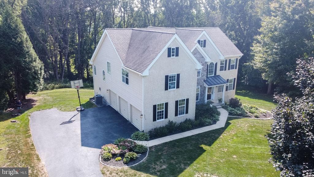 200 Dangina Drive photo 4