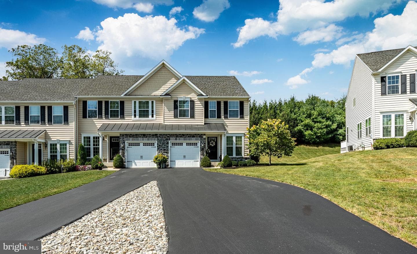 1245 Derry Lane photo 1
