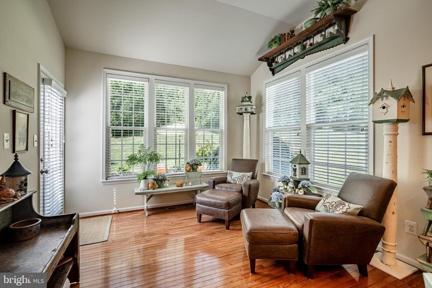 1245 Derry Lane photo 12