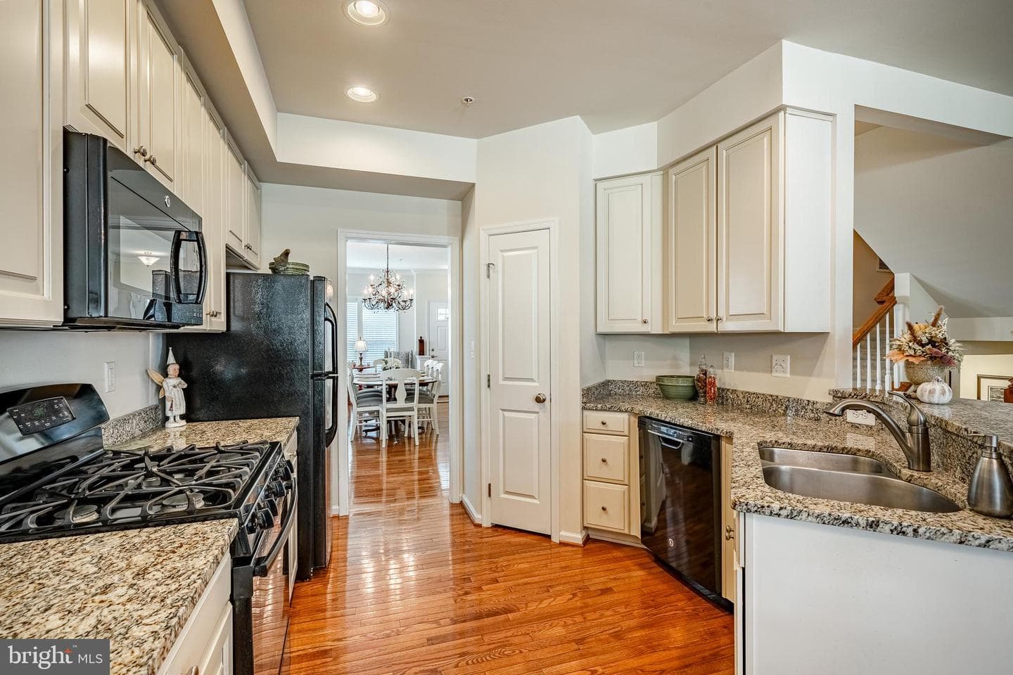 1245 Derry Lane photo 15