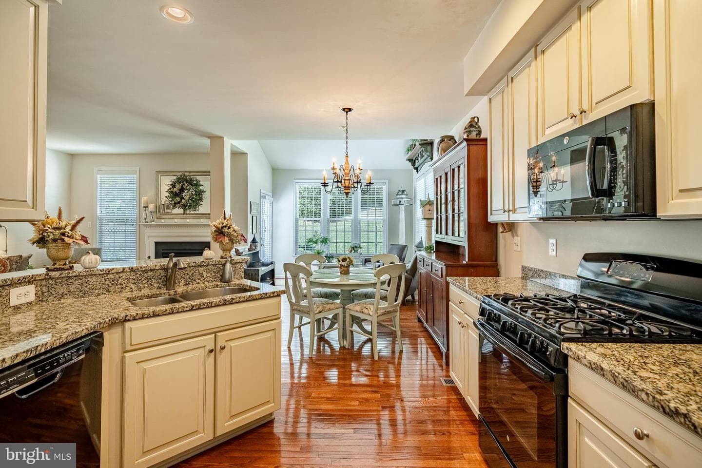 1245 Derry Lane photo 16