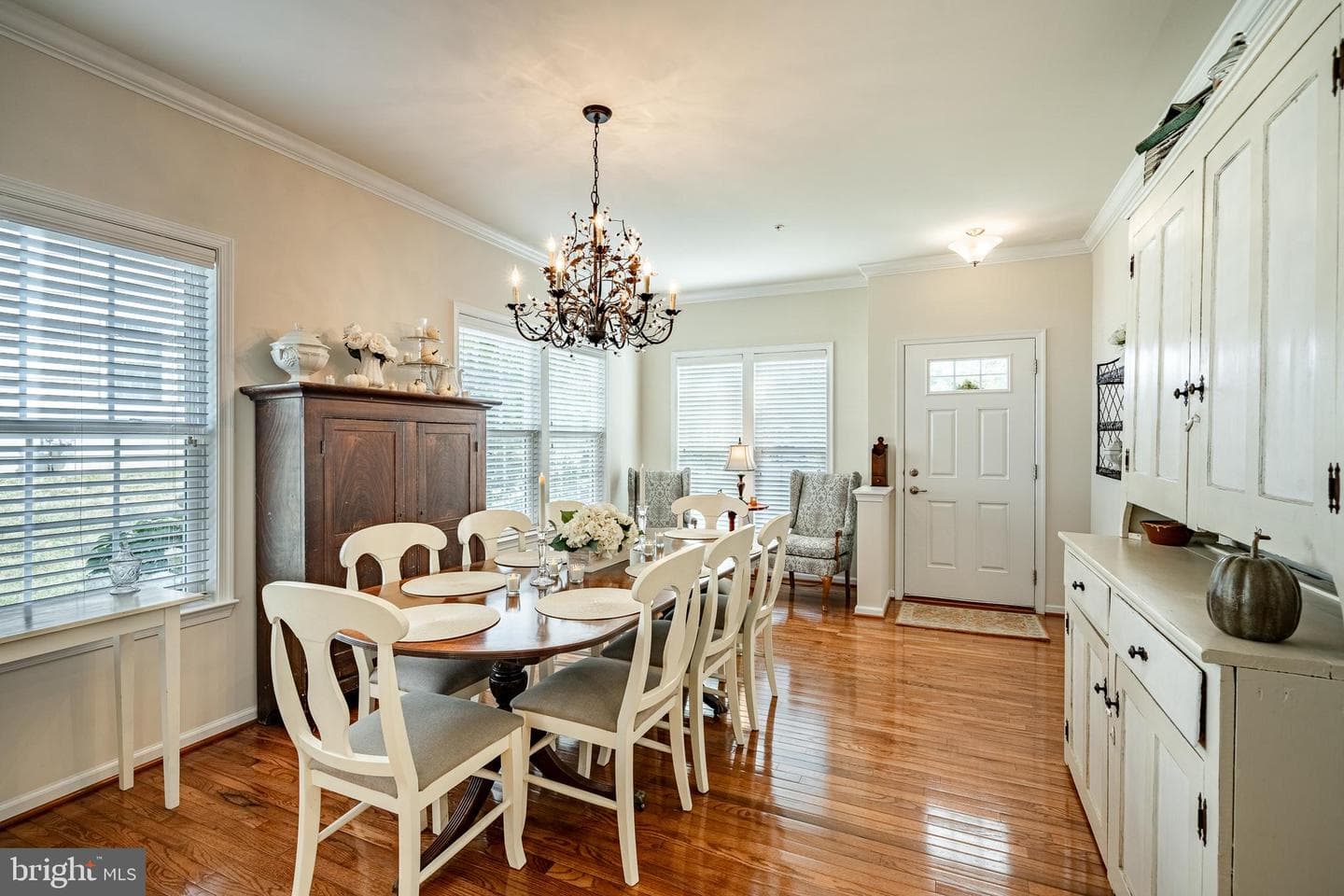 1245 Derry Lane photo 3