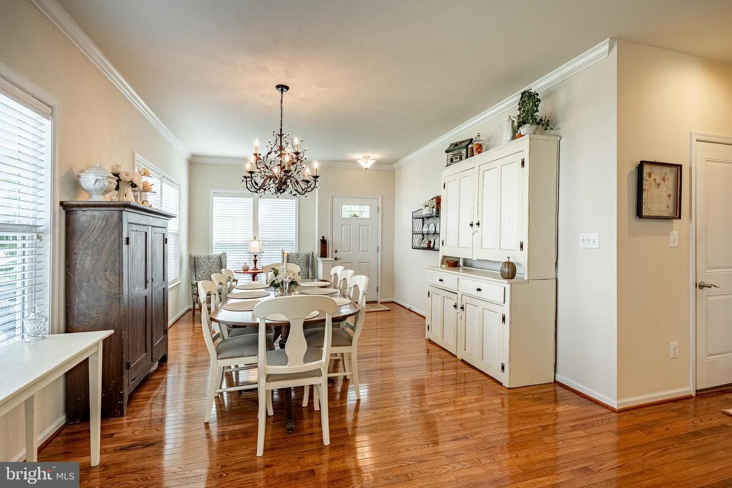 1245 Derry Lane photo 4