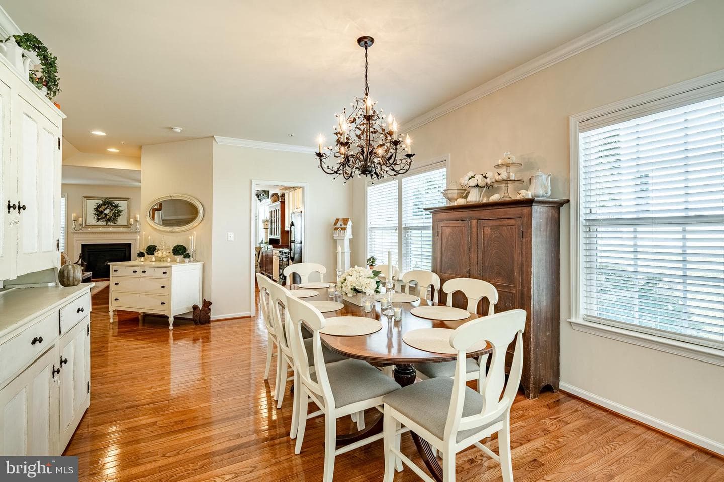 1245 Derry Lane photo 5