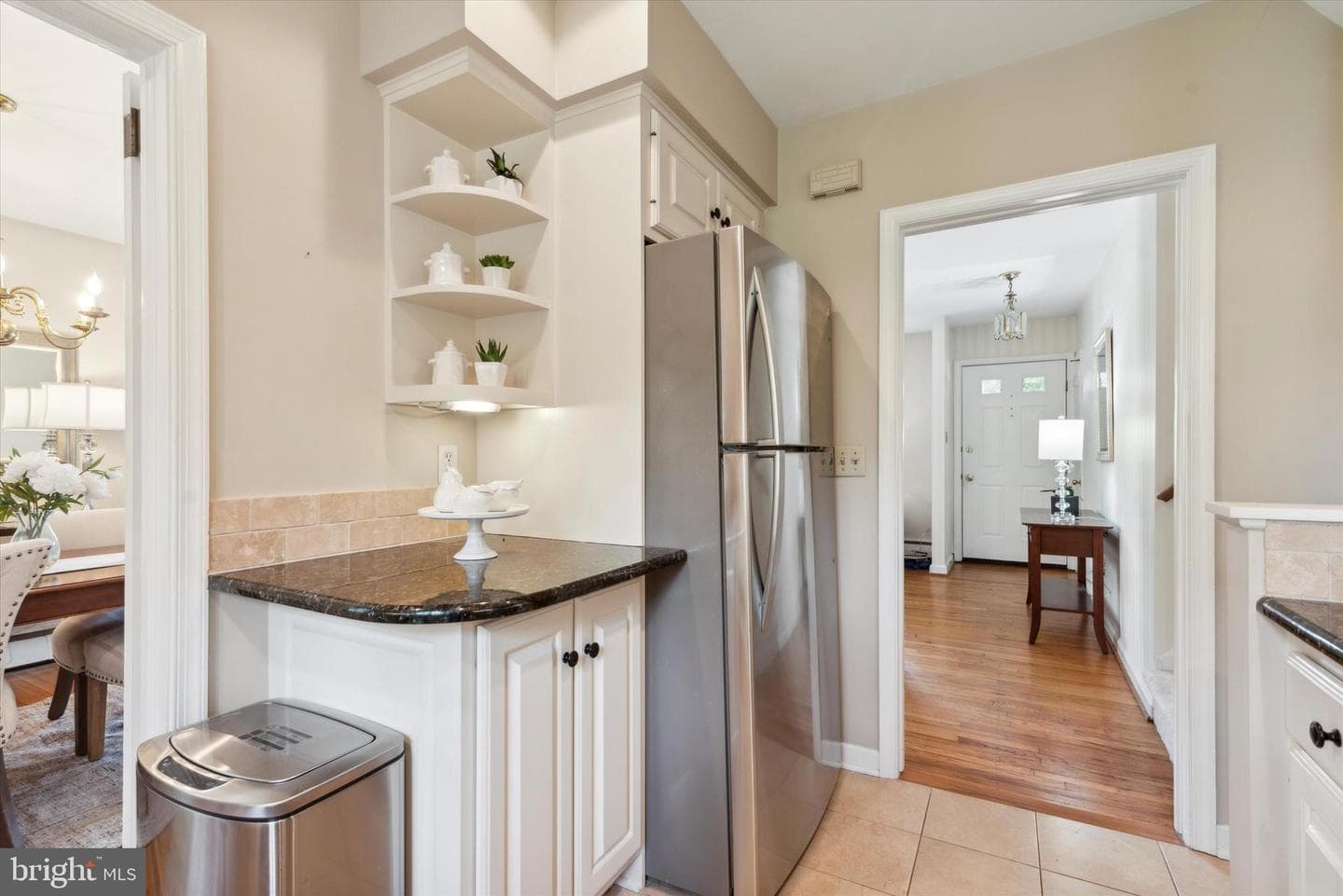 319 Landsende Road photo 11