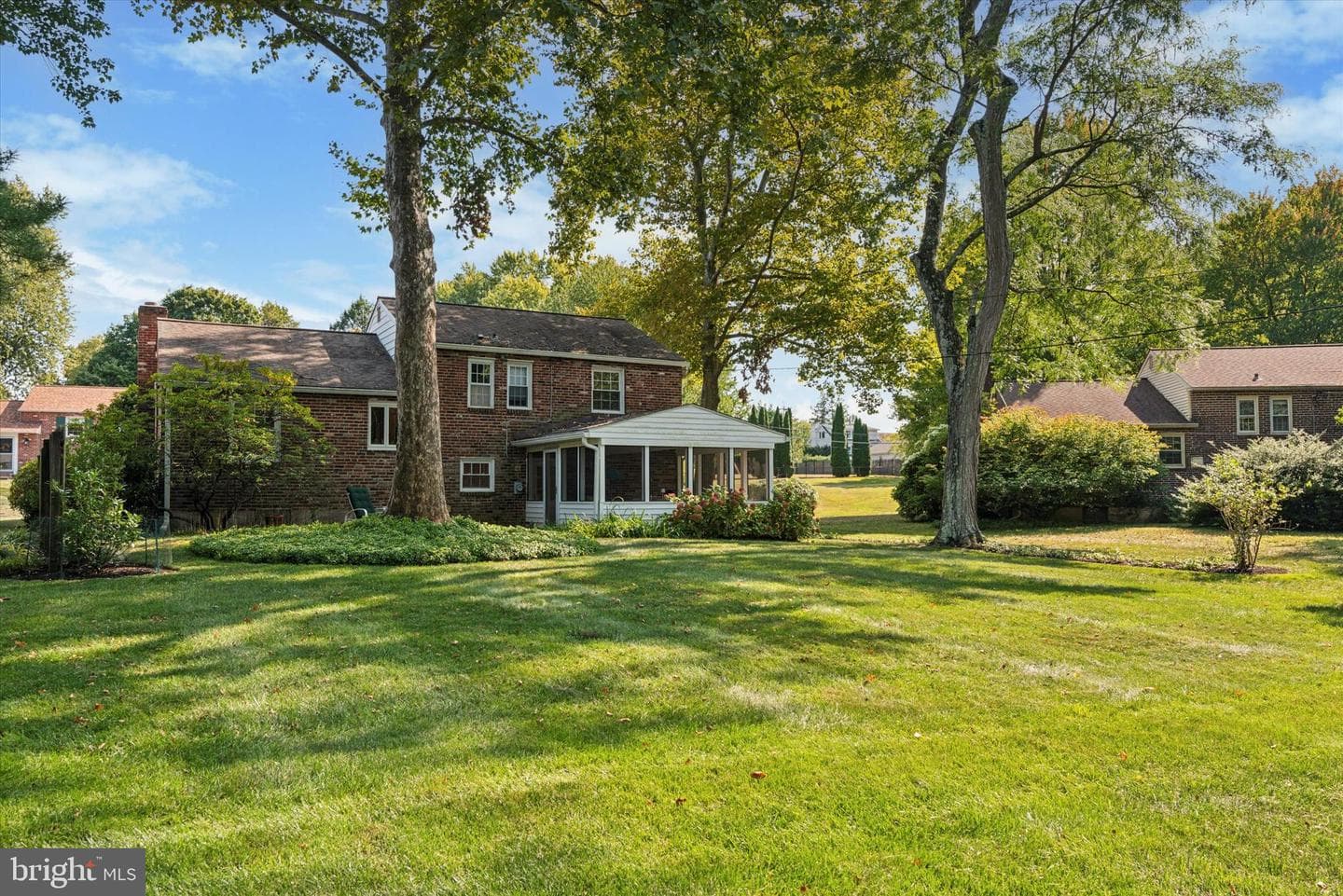319 Landsende Road photo 24