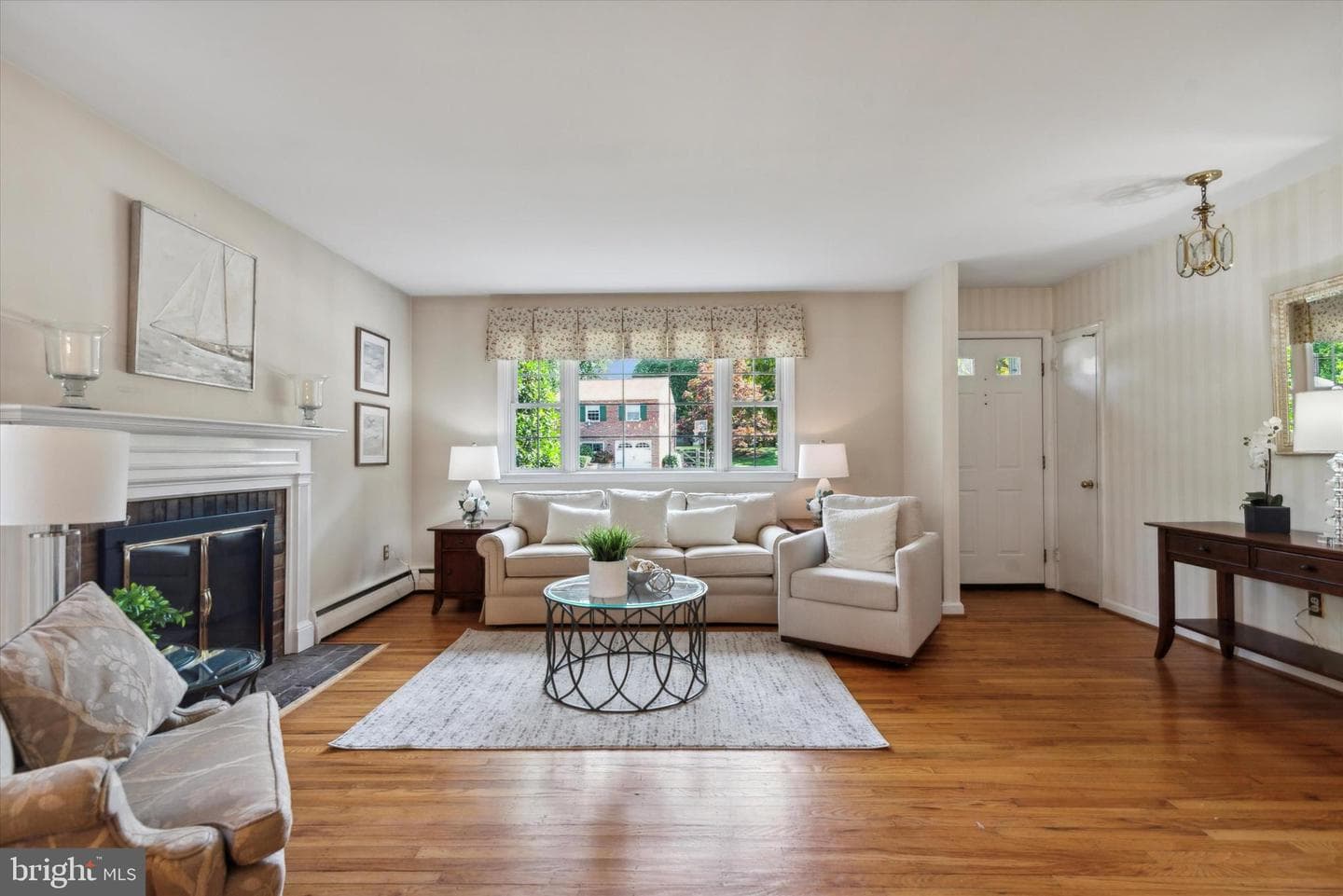 319 Landsende Road photo 6