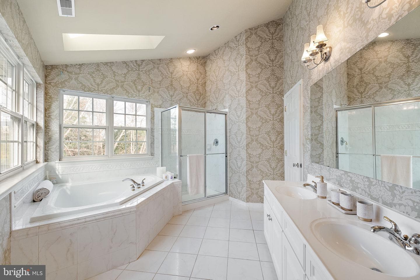 401 Indian Run Road photo 34