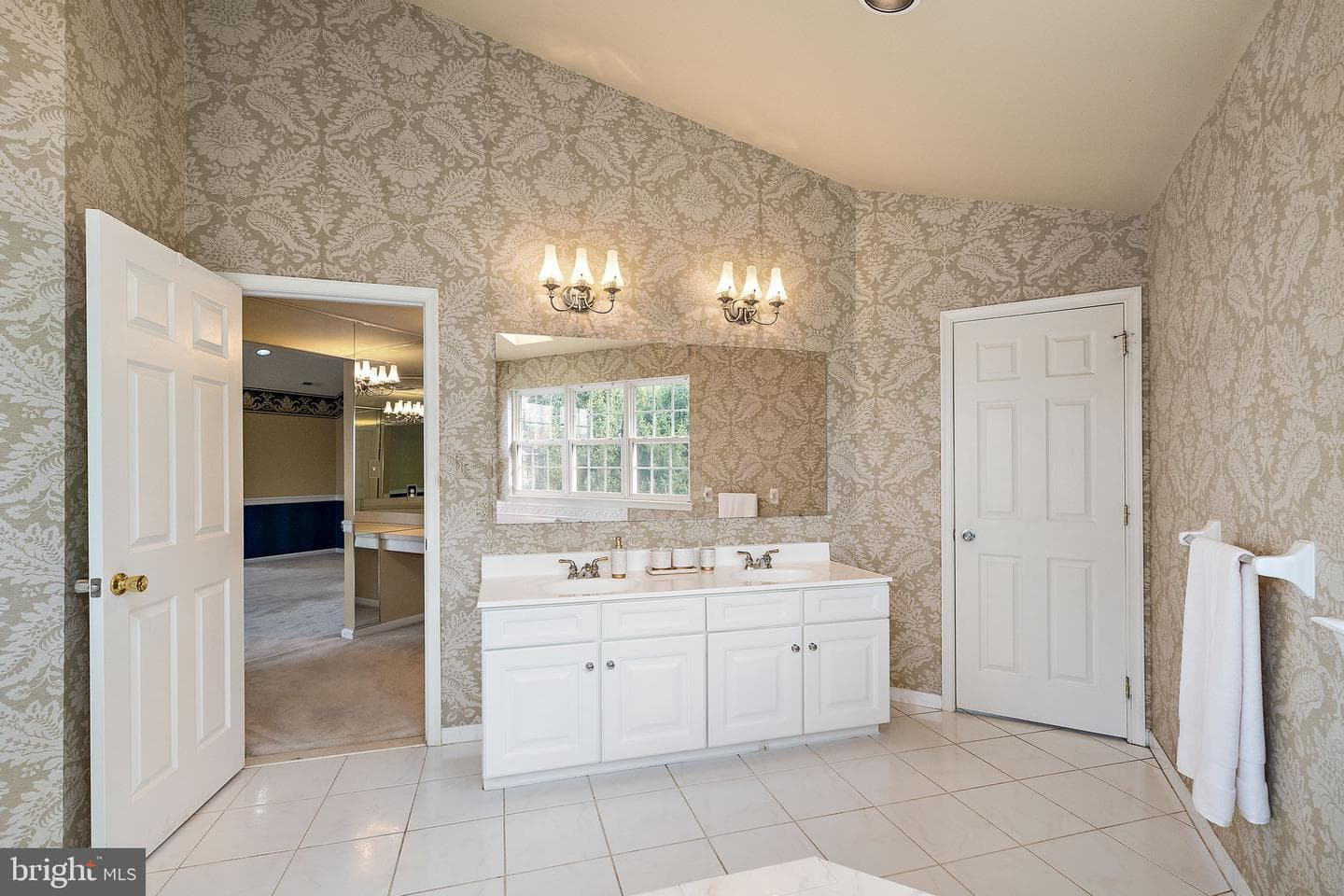 401 Indian Run Road photo 35