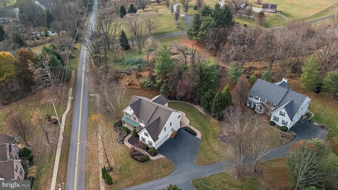 401 Indian Run Road photo 5
