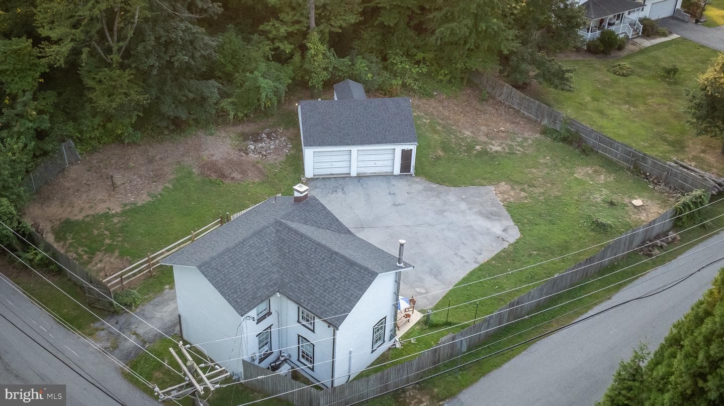 1370 Kirkland Avenue photo 2