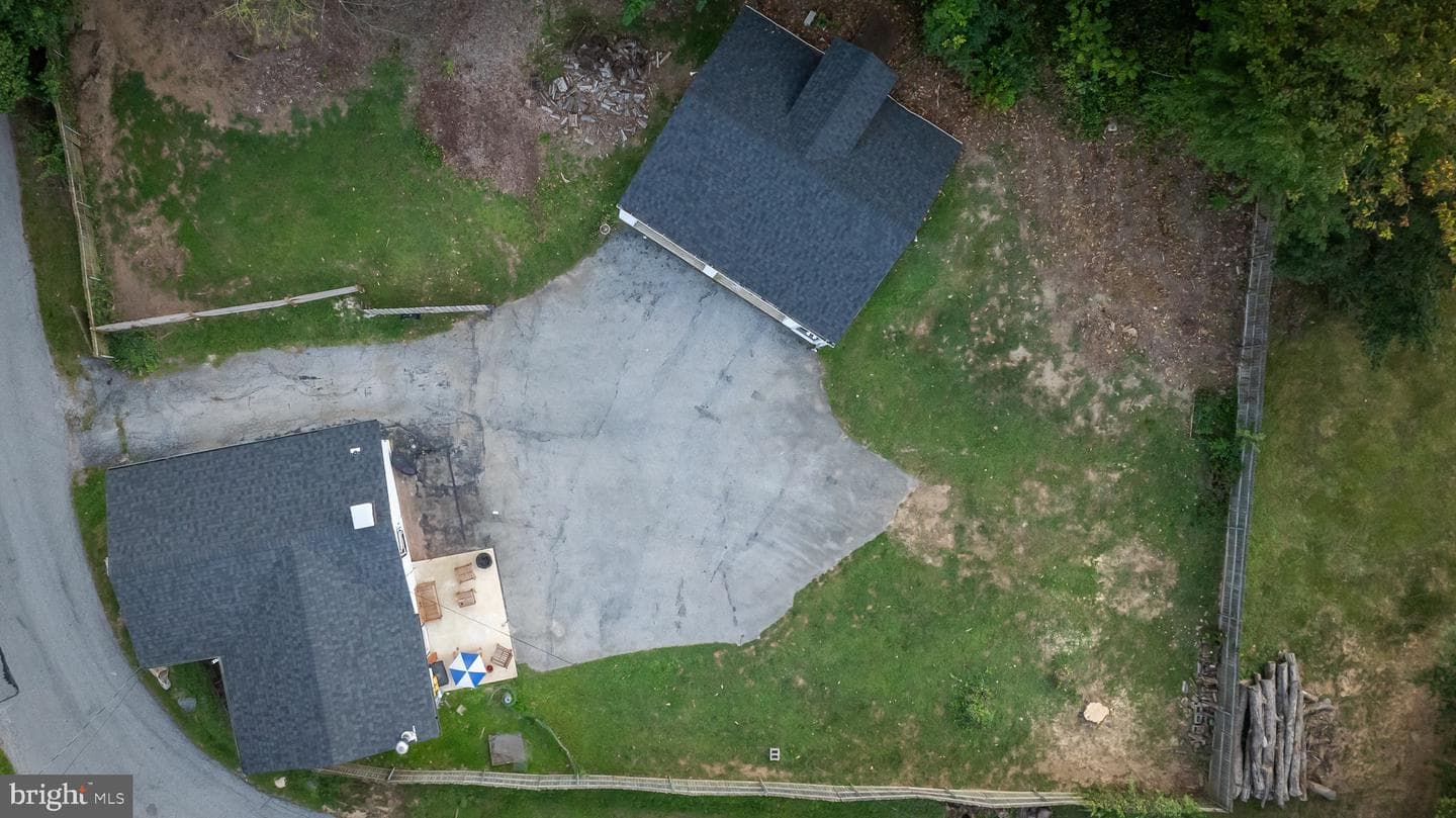 1370 Kirkland Avenue photo 4