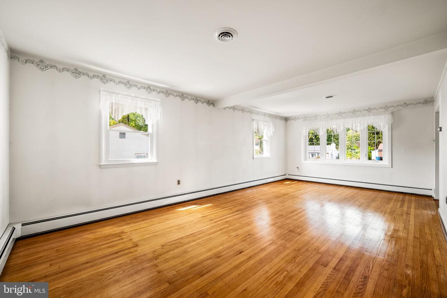 1254 Ravens Lane photo 9