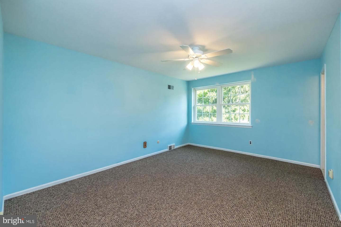 110 Glamorgan Court photo 26