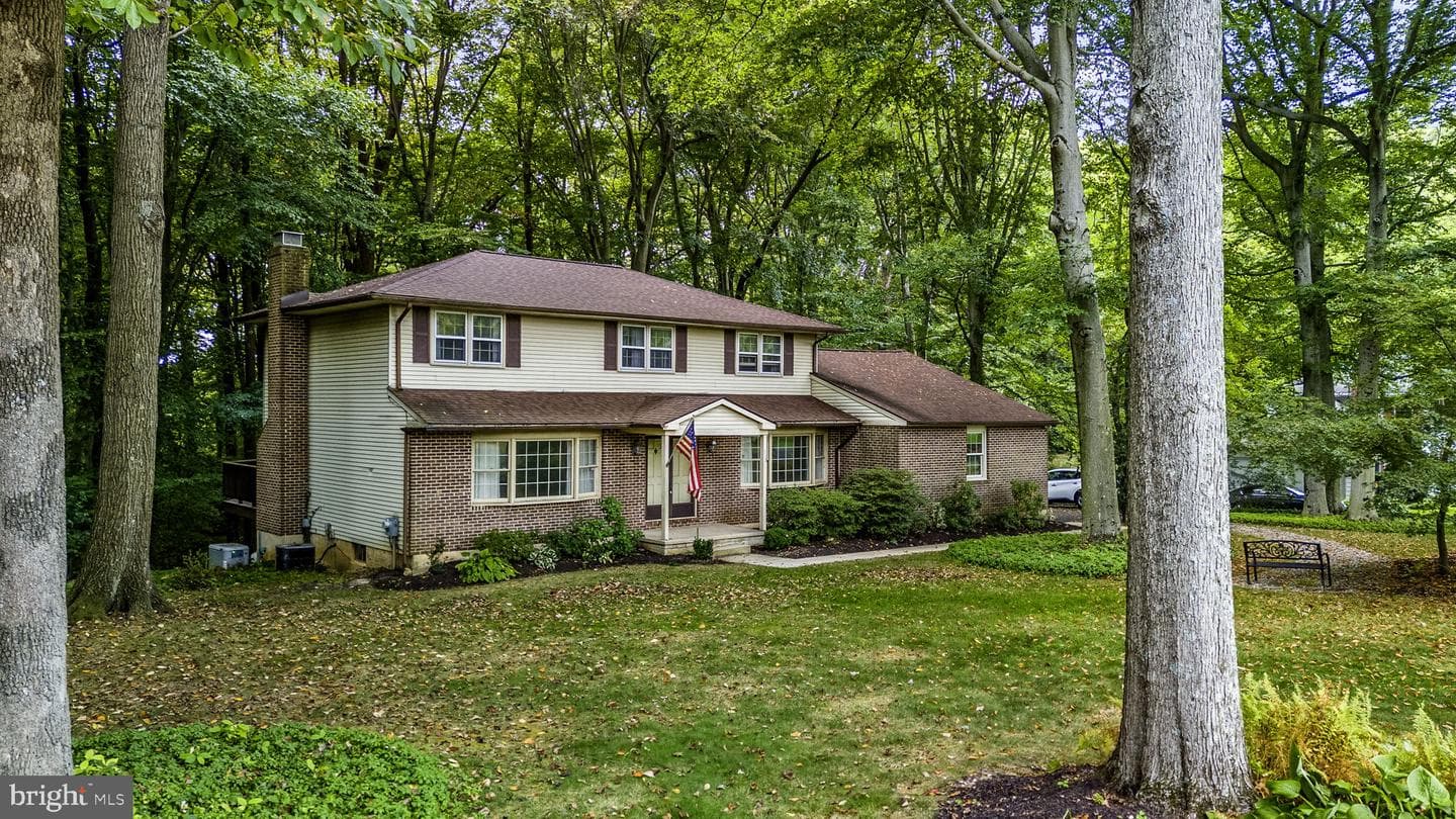 112 Reynard Drive photo 2