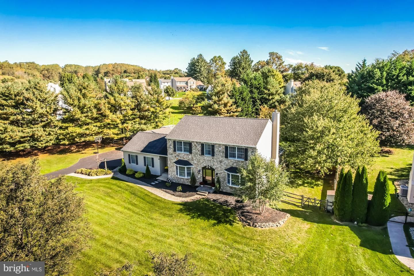 24 Ramblewood Drive photo 3