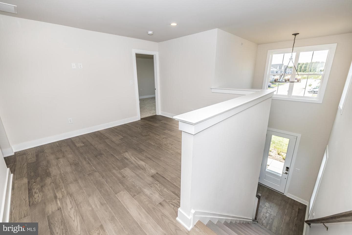 235 Iris Lane photo 17