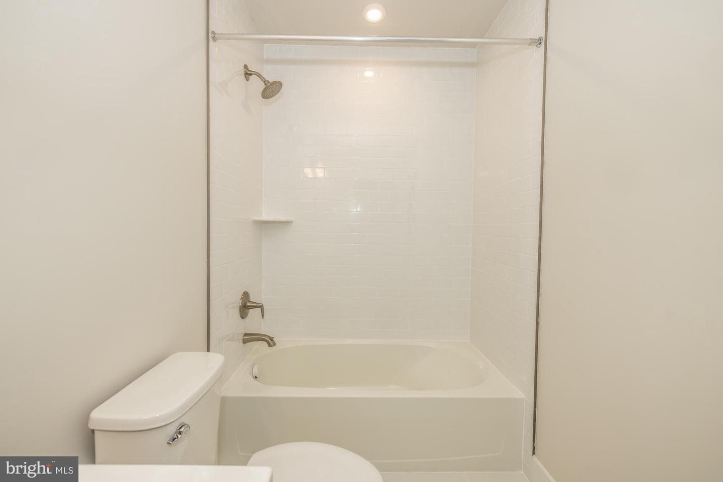 235 Iris Lane photo 31