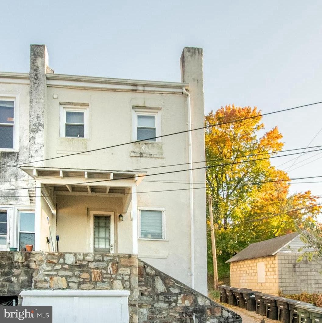 747 Oak Street photo 5