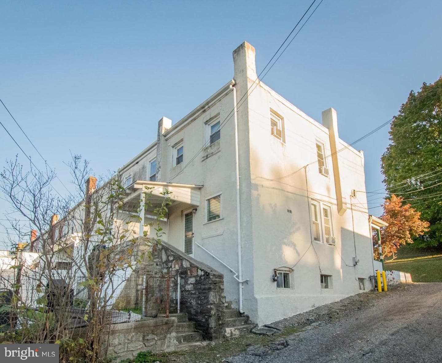 747 Oak Street photo 6