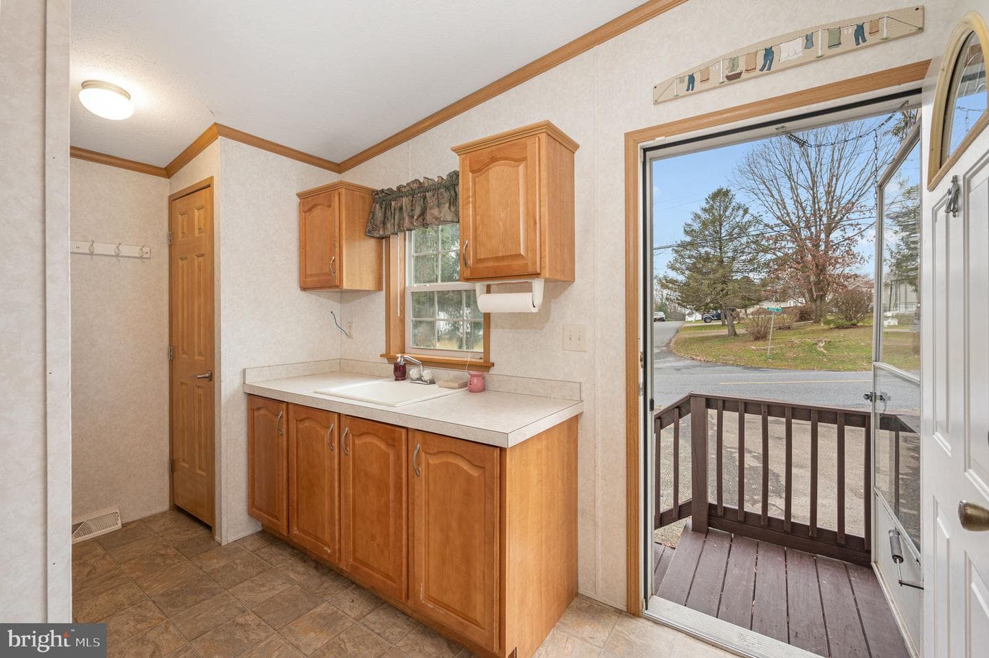 144 Glen Roy Road photo 2