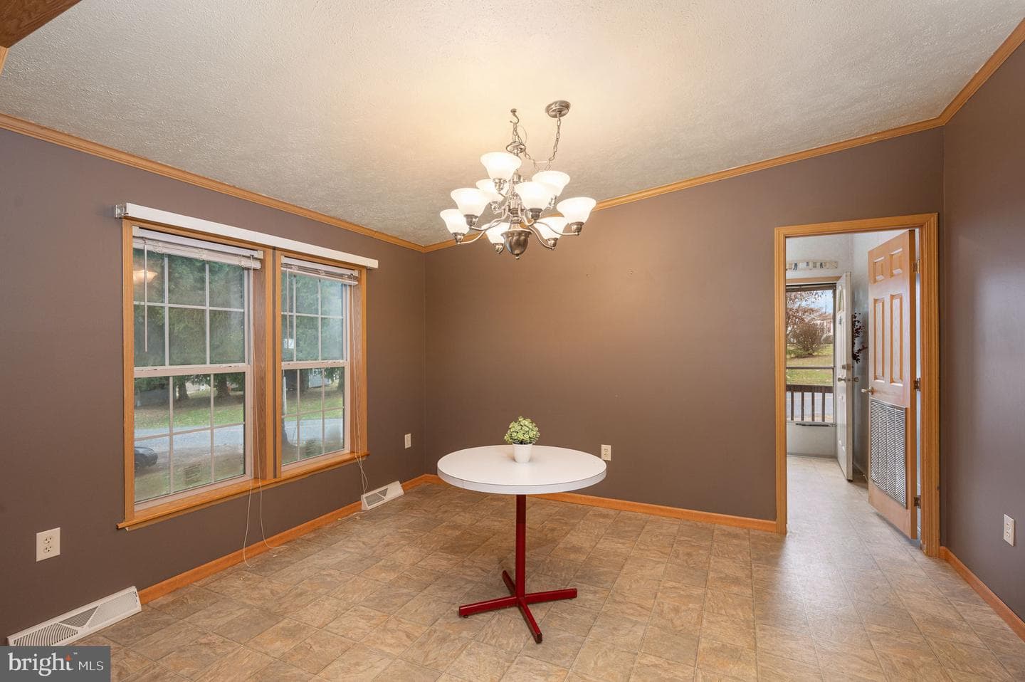 144 Glen Roy Road photo 3