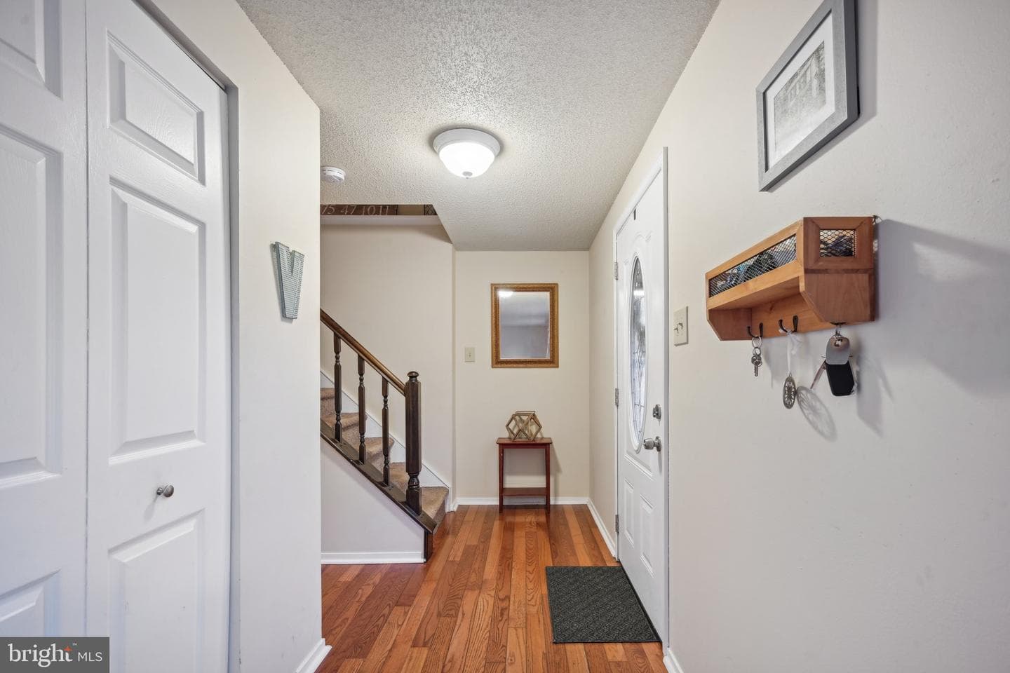 207 Katherine Lane photo 4
