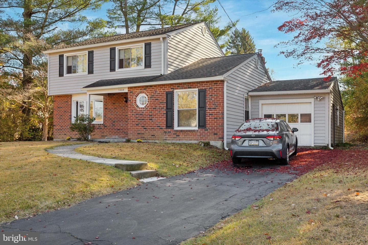 1408 Hunters Lane photo 2