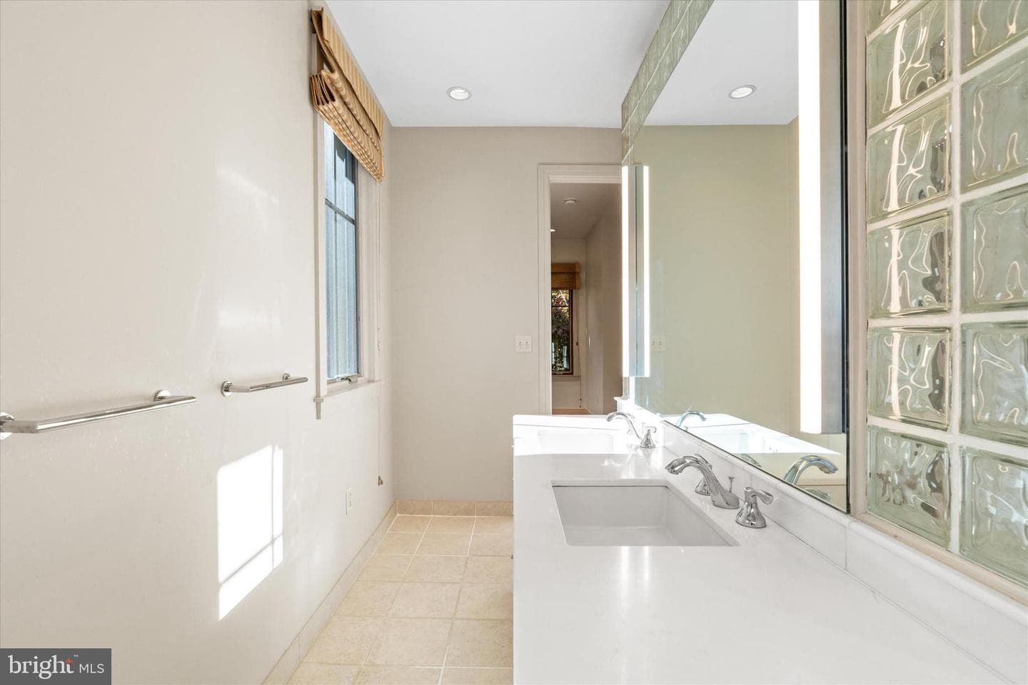 55 Raintree Road photo 20