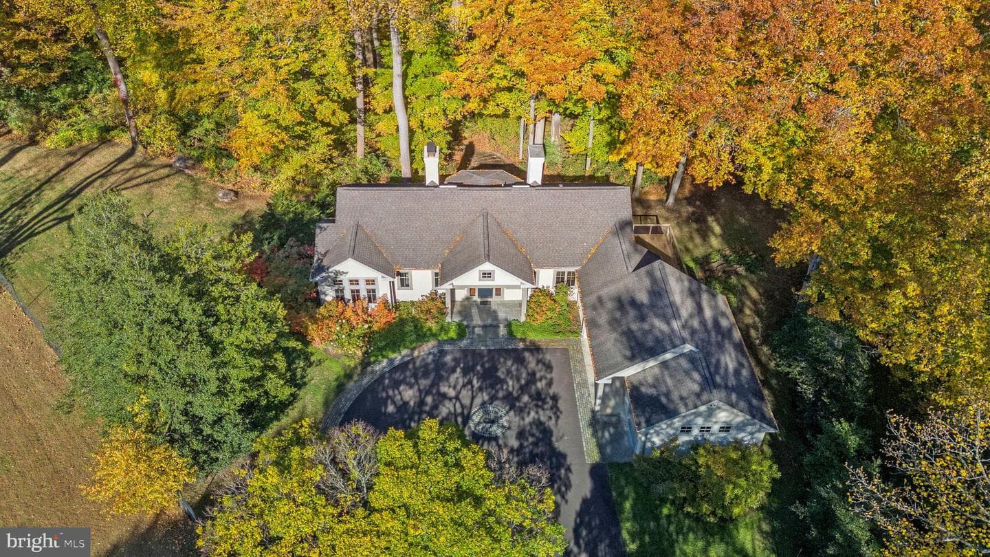 55 Raintree Road photo 3