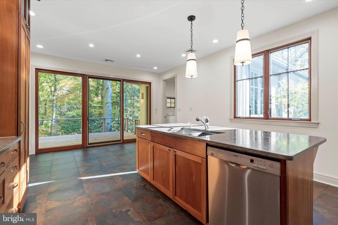 55 Raintree Road photo 32