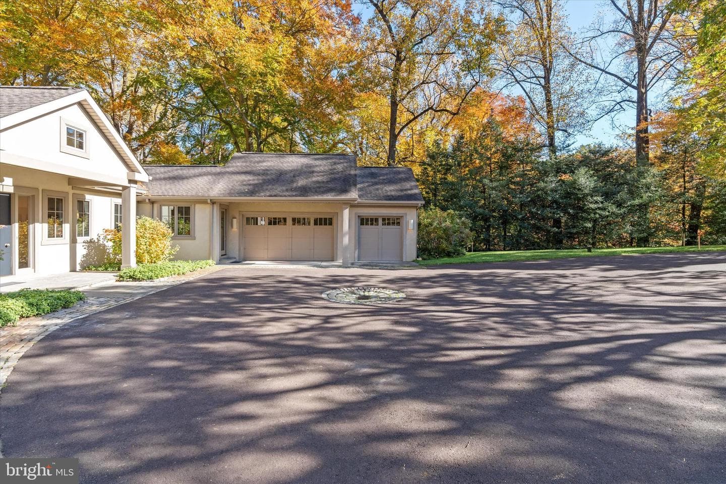 55 Raintree Road photo 40