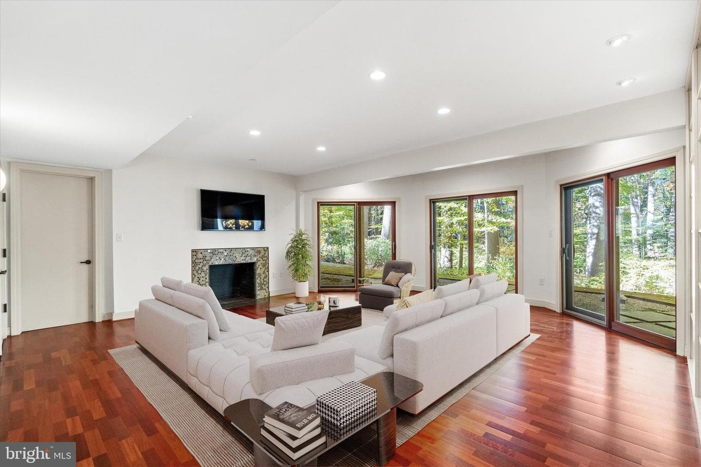 55 Raintree Road photo 41