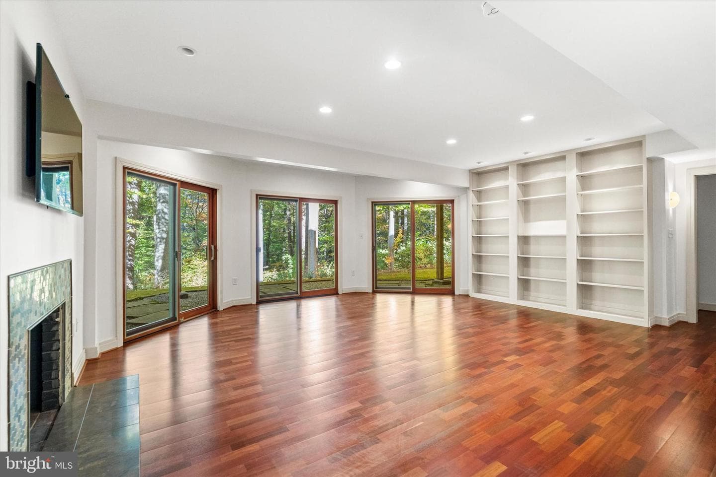 55 Raintree Road photo 44