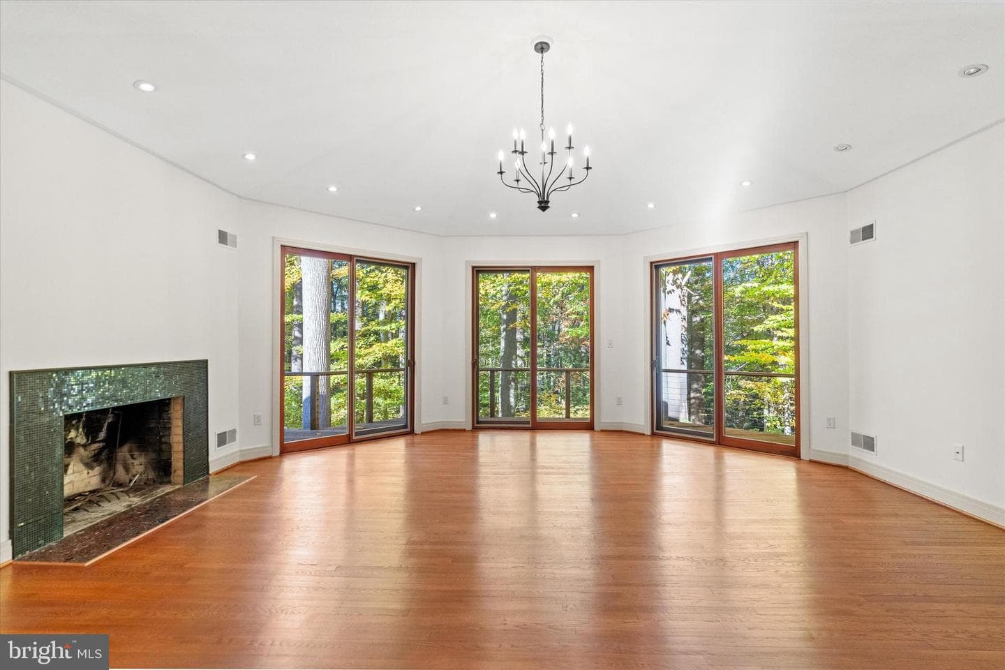 55 Raintree Road photo 8